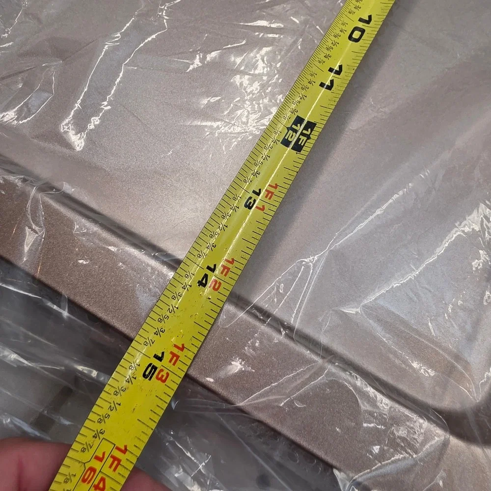 Unbranded gold carbon